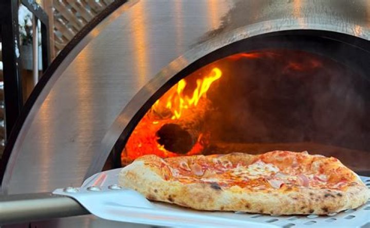 Quelle température pour cuire une pizza dans un four à bois ?