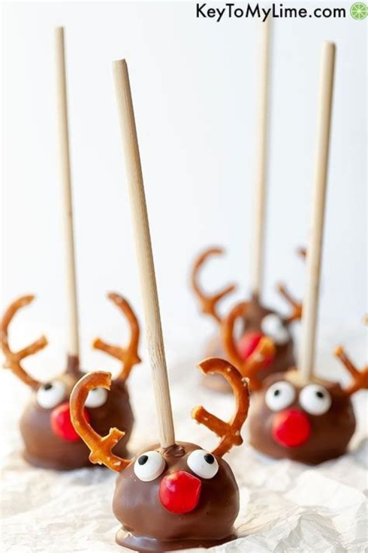 What flavor are the Starbucks reindeer cake pops?