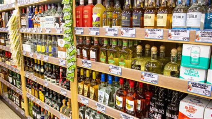 What time can you buy alcohol at Giant Eagle in PA?